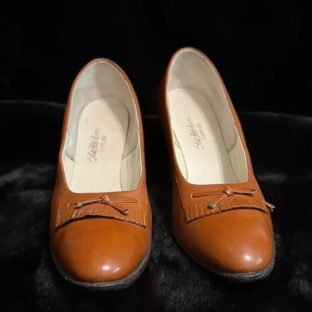 Saks Fifth Avenue Vintage Leather Heels. 11AAA